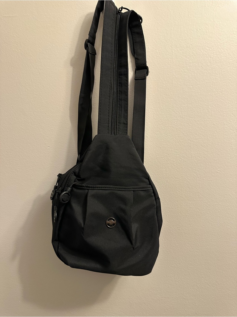 #818 Compact Black Sling Bag  — Everyday Crossbody Carry